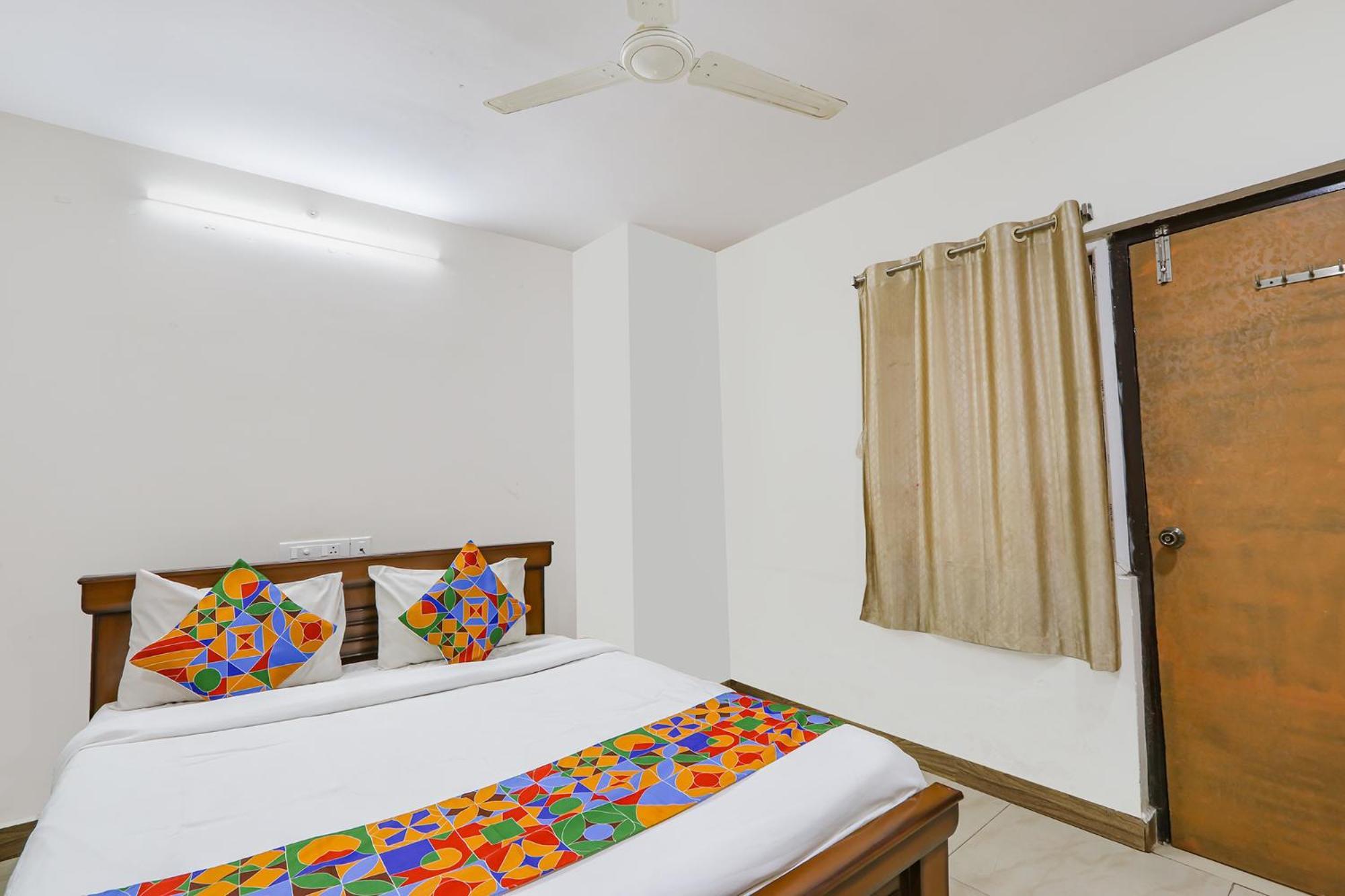 Fabexpress Korner Inn - Sivaji Park Visakhapatnam Exterior photo